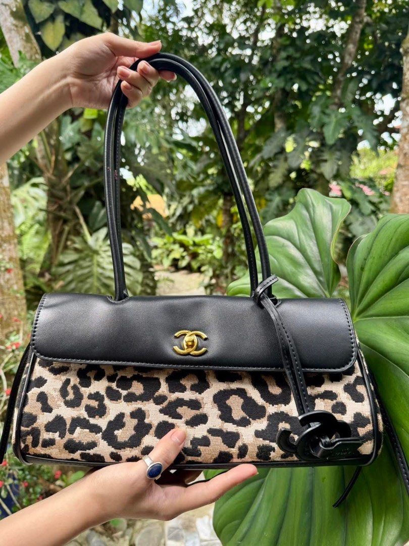 Authentic bags for sale (Category: Luxury Bags & Wallets) located in Cabuyao City. Submitted by lizzylove13 (Listing ID 1470098846, Image 1). Description: Authentic bags for sale Price start 2.3k All items are clean and ready to use Pwede sa maarte 💯 PM for deets.