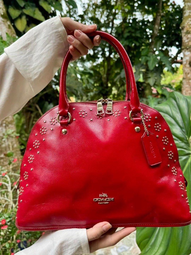 Authentic bags for sale (Category: Luxury Bags & Wallets) located in Cabuyao City. Submitted by lizzylove13 (Listing ID 1470099257, Image 2). Description: Authentic bags for sale Price starts 2.3k All items are clean and ready to use Pwede sa maarte 💯 PM for deets.