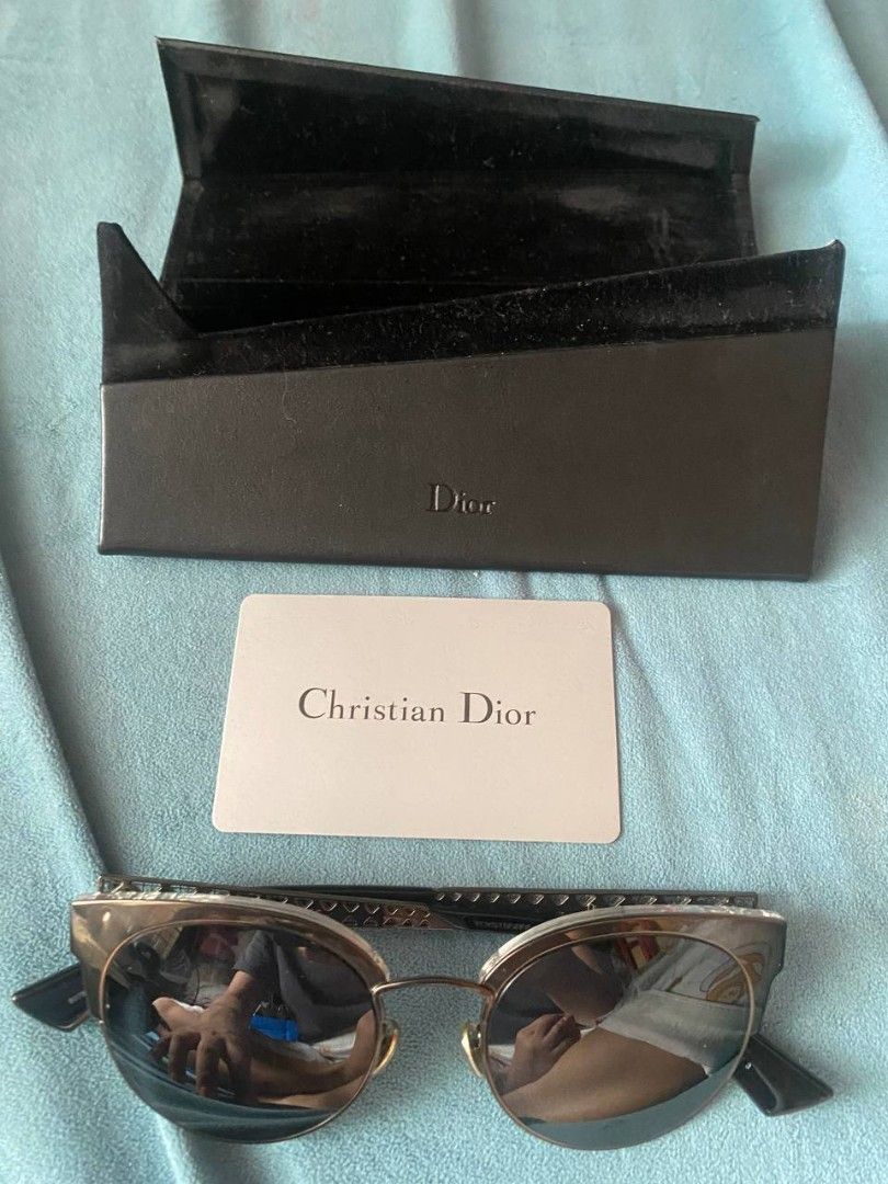 Authentic Christian Dior Diorama Mini Sunglasses (complete set) (Category: Sunglasses & Eyewear) located in Gapan. Submitted by lovelypreloved1497 (Listing ID 1469979122, Image 2). Description: [COMPLETE SET] Authentic Christian Dior Diorama Mini Sunglasses Description: Selling a beautiful, authentic pair of Christian Dior Diorama Mini Sunglasses. This is a complete set that comes with everything original from the boutique. Super chic cat-eye des