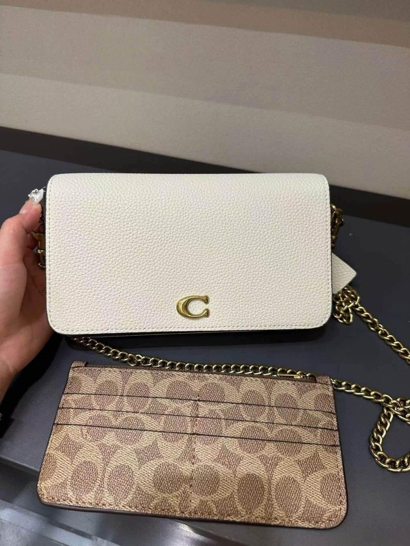 🇺🇸AUTHENTIC COACH SLING BAG🇺🇸 (Category: Shoulder Bags) located in Manila. Submitted by luckyperfectfinds (Listing ID 1469955048, Image 1). Description: .