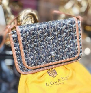 (Category: ) located in . Submitted by designerluxeshop (Listing ID 1469984485, Image 1). Description: .
