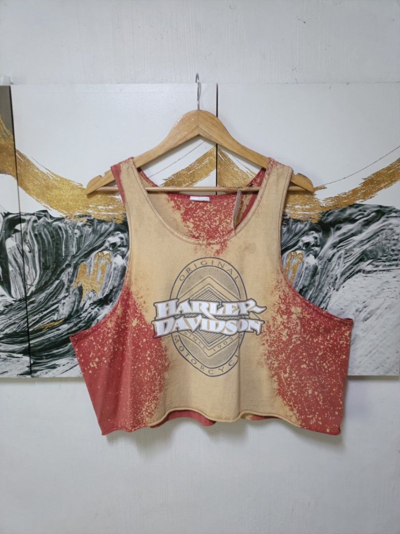 AUTHENTIC Harley-Davidson (Category: Activewear) located in Manila. Submitted by bvnnie (Listing ID 1470019016, Image 2). Description: Harley-Davidson inches Armpit to Armpit/Widht 26.5 Lenght/ 21 back 22 fittings is Large Excellent Condition, Issue: Message if you have any other question about sizing. We do shipping nation wide I'm also A A open for video call so that you can see the item you 're interested to buy. Courier, DHL, JNT, LBC Mode of