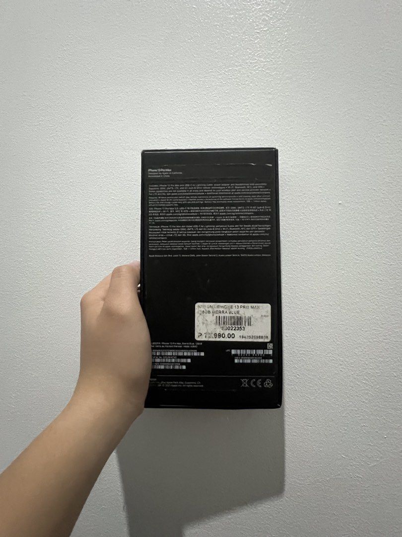 Authentic Iphone 13 Pro Max Box (Category: iPhone 13 Series) located in Manila. Submitted by gatrading (Listing ID 1470120092, Image 2). Description: .