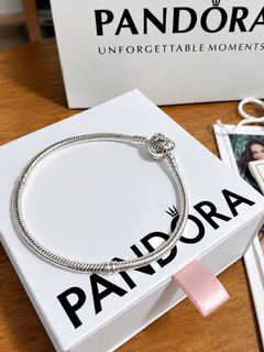 (Category: ) located in . Submitted by daintyjewels (Listing ID 1470116401, Image 1). Description: .