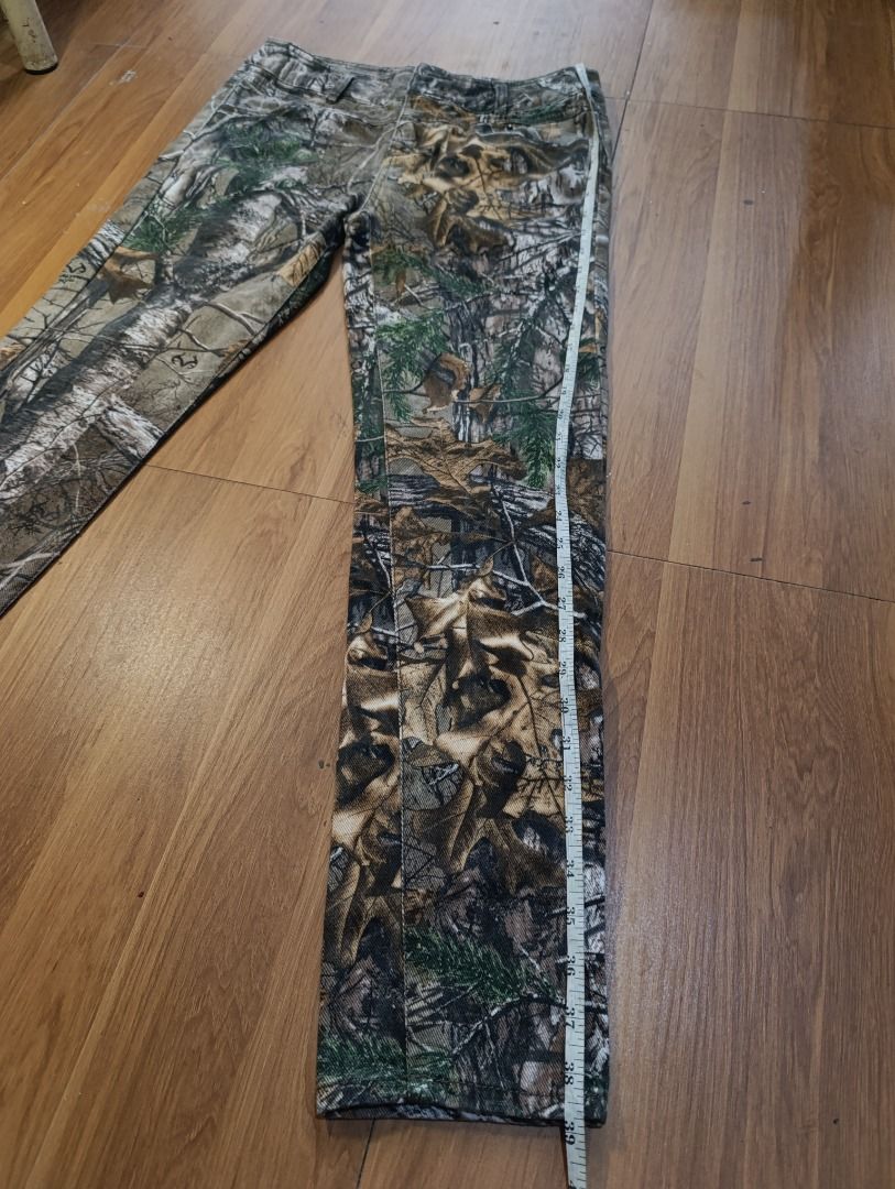 Authentic Realtree Camou Pants (Category: Chinos) located in Bulacan. Submitted by koritoo (Listing ID 1470001859, Image 3). Description: Authentic Realtree Camou Chino Good as new, cut wash tags Size XS Dimensions: 32 Width 39 Length 6 Hem Color rate: 10/10.