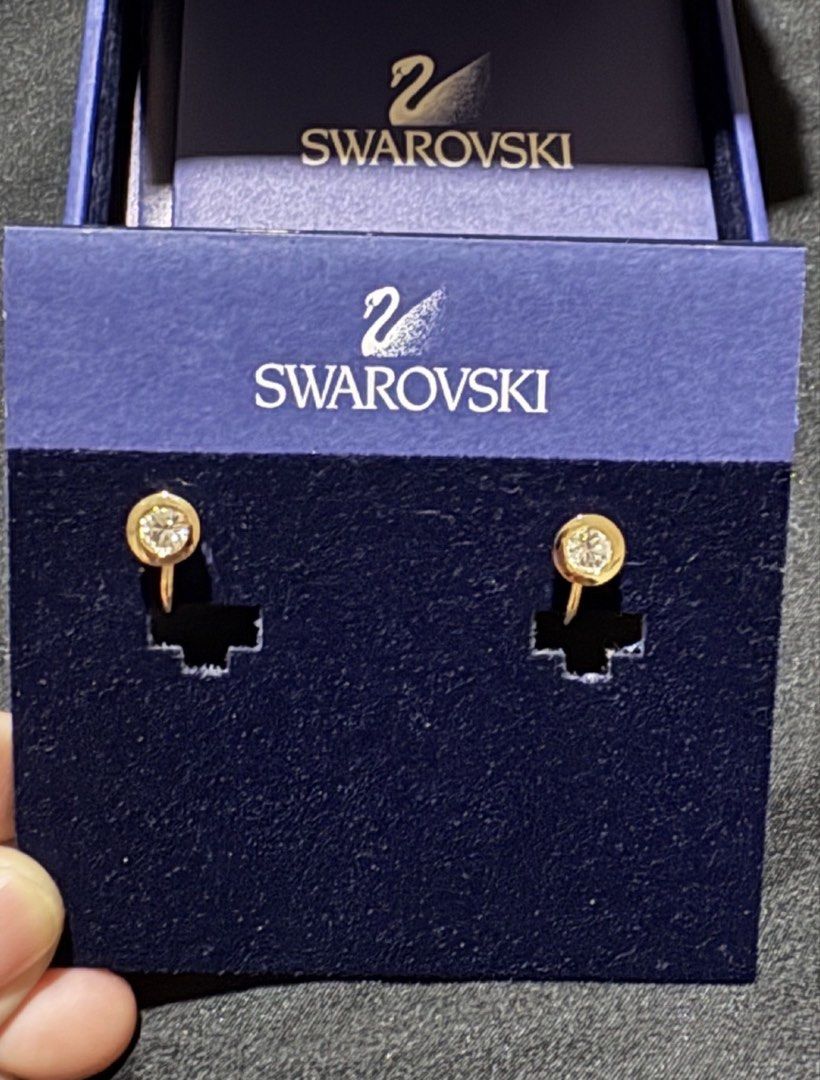 AUTHENTIC SWAROVSKI ROSEGOLD STUD EARRINGS (Category: Earrings) located in Davao. Submitted by my_picks (Listing ID 1469966013, Image 1). Description: Timeless and elegant Swarovski stud earrings featuring clear crystals set in a rosegold-tone finish. Perfect for everyday wear or gifting. Details: • Brand: Swarovski • Condition: Brand new / unused • Color: Clear crystal, rosegold-tone setting • Closure: Stud earrings • Complete with original Swar