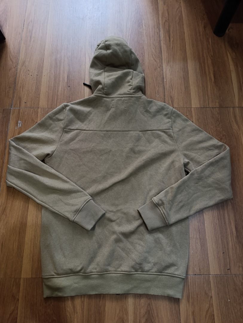 Authentic Terranova Fleece Zip up Jacket (Category: Coats, Jackets and Outerwear) located in Bulacan. Submitted by koritoo (Listing ID 1470017808, Image 3). Description: Authentic Terranova Fleece Zip up Jacket Good as new no issue Size M Dimensions: 20.5 Width 27.5 Length Color rate: 10/10.