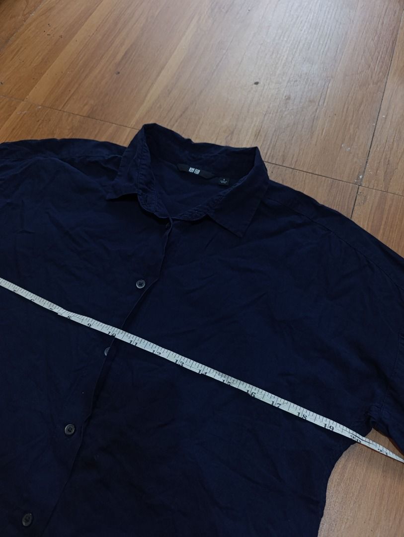 Authentic Uniqlo Polo (Category: Others Tops) located in Bulacan. Submitted by koritooo (Listing ID 1470017212, Image 3). Description: Authentic Uniqlo Polo Good as new no issue Size S Dimensions: 20 Width 19 Waist 22.5-24 Length Color rate: 10/10.