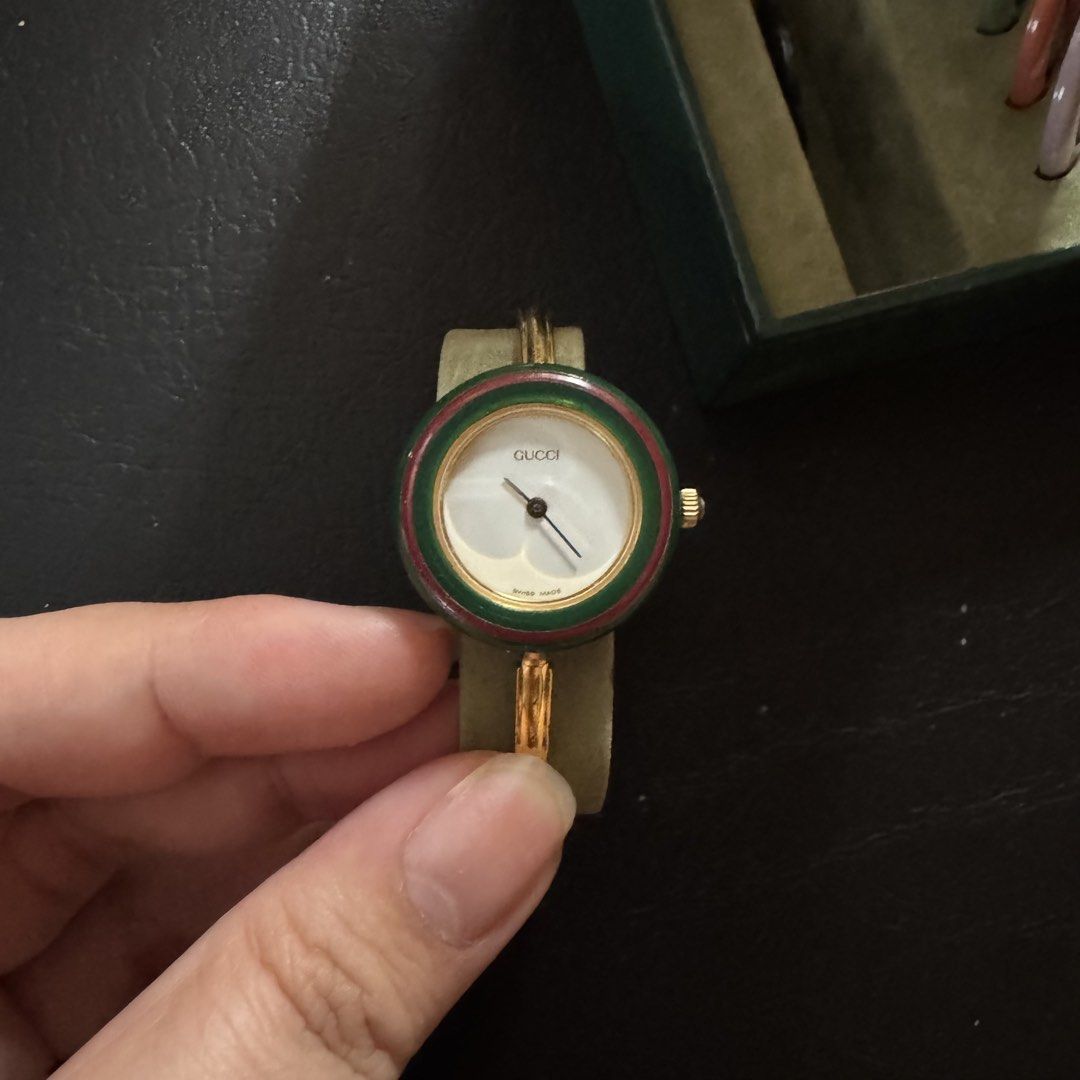 AUTHENTIC VINTAGE Gucci 11/12.2 Watch Interchangeable Bezels (Category: Luxury Watches) located in Bulacan. Submitted by caseforless (Listing ID 1469962301, Image 3). Description: The Gucci 11/12.2 is a vintage women’s luxury change-bezel wristwatch originally produced in the 1990s. It is famous for its jewelry-like bangle design and customizable screw-on bezels. Key Specifications & Description • Brand & Model: Gucci Change Bezel (Reference 11/1