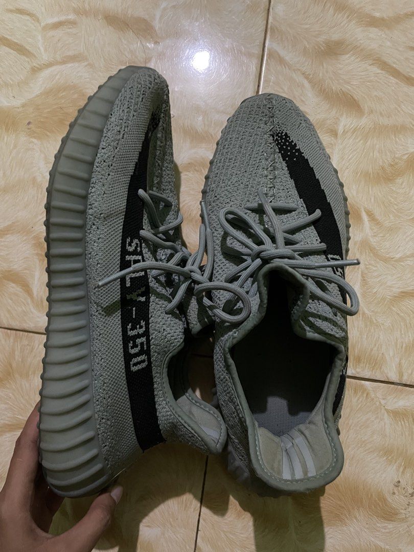Authentic Yeezy Boost 350 V2 Salt - Size US 12 (Category: Sneakers & Footwear) located in San Quintin. Submitted by polasolah (Listing ID 1470119008, Image 3). Description: AUTHENTIC CHECK QR CODE Yeezy 350 V2 Salt | Size 12 US | 8/10 needs cleaning, as in condition .