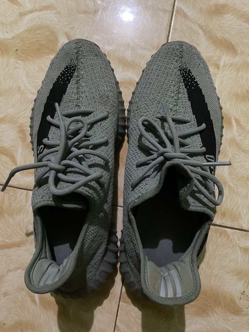 Authentic Yeezy Boost 350 V2 Salt - Size US 12 (Category: Sneakers & Footwear) located in San Quintin. Submitted by polasolah (Listing ID 1470119008, Image 1). Description: AUTHENTIC CHECK QR CODE Yeezy 350 V2 Salt | Size 12 US | 8/10 needs cleaning, as in condition .