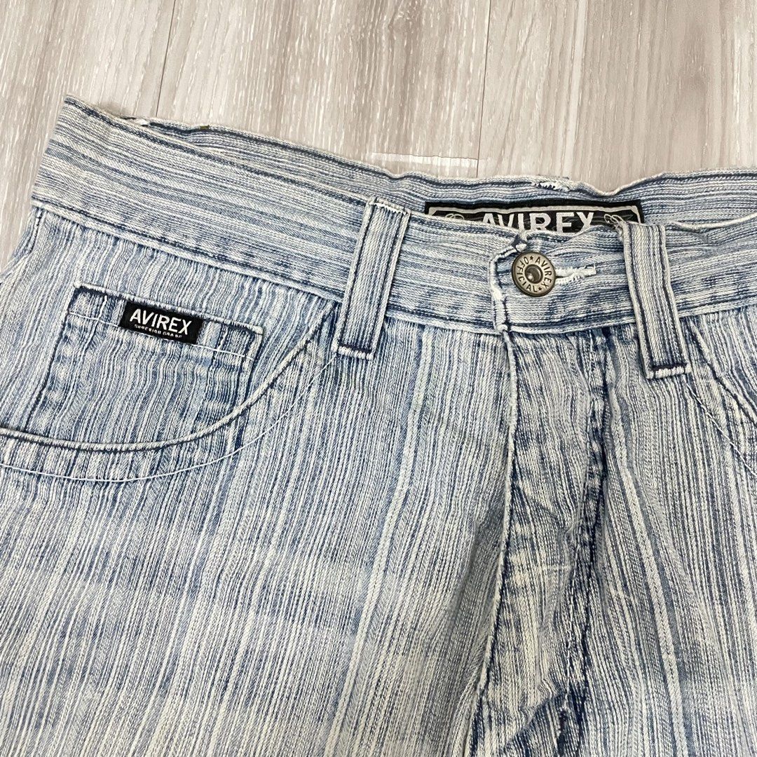 Avirex Lightwash Jorts (Category: Activewear) located in Cebu City. Submitted by looted.goods (Listing ID 1470102917, Image 3). Description: 34x24 Leg Opening: 13 .