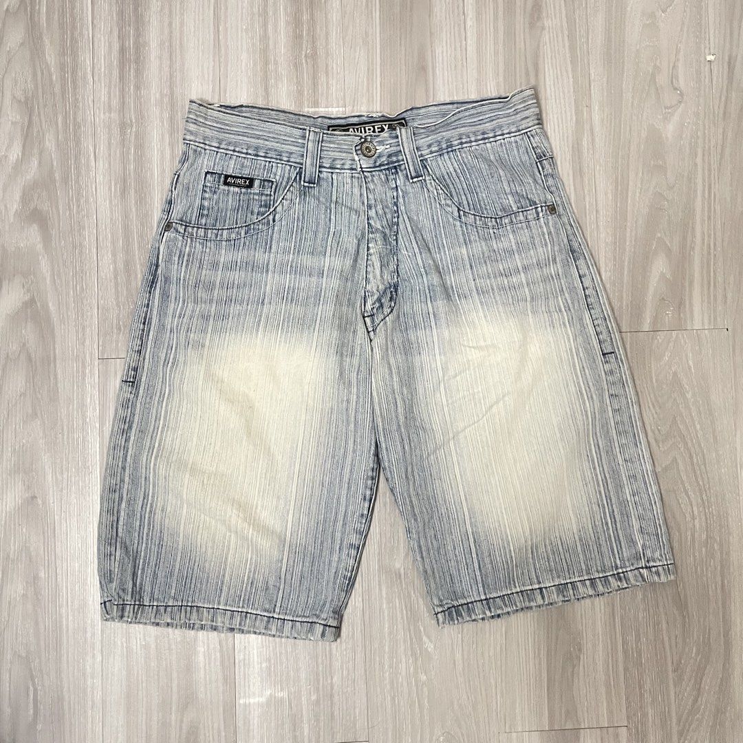 Avirex Lightwash Jorts (Category: Activewear) located in Cebu City. Submitted by looted.goods (Listing ID 1470102917, Image 1). Description: 34x24 Leg Opening: 13 .