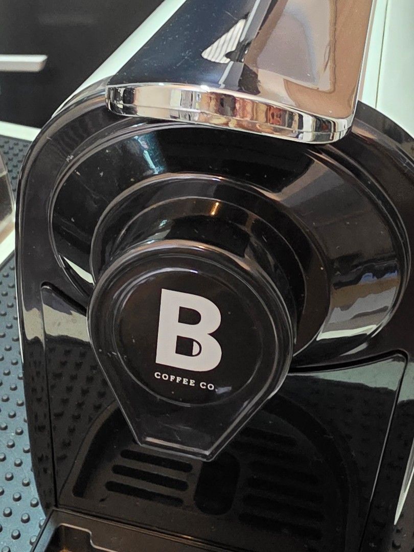 B Coffee Co. Capsule Coffee Machine (Category: Coffee Machines & Makers) located in Quezon City. Submitted by johnjaynardyap (Listing ID 1469960670, Image 2). Description: B Coffee Co. Freshman Capsule Coffee Machine (Nespresso Compatible) ​ Selling a very lightly used B Coffee Co. Freshman coffee pod machine. -Excellent working condition. ​-Compatible with standard Nespresso Original capsules and third-party pods (Starbucks, UCC, L'Or) ​Specs: 1