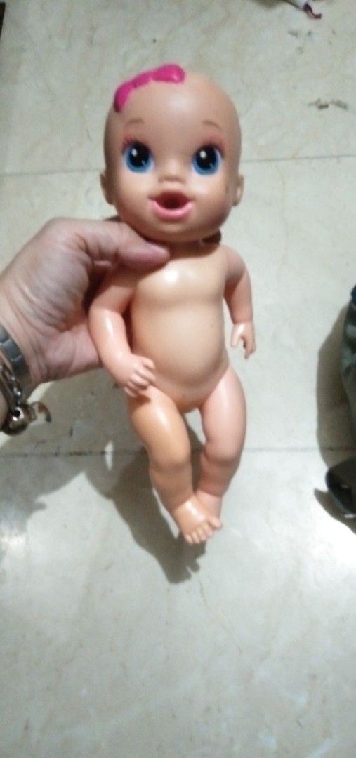 Baby alive doll (Category: Kids Toys) located in Quezon City. Submitted by eidorableshop (Listing ID 1470122440, Image 1). Description: .