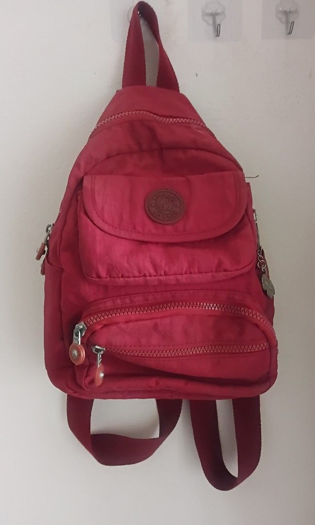 Back pack (Category: Backpacks) located in Subang Jaya. Submitted by plantsetc (Listing ID 1470020038, Image 1). Description: cod at usj2.