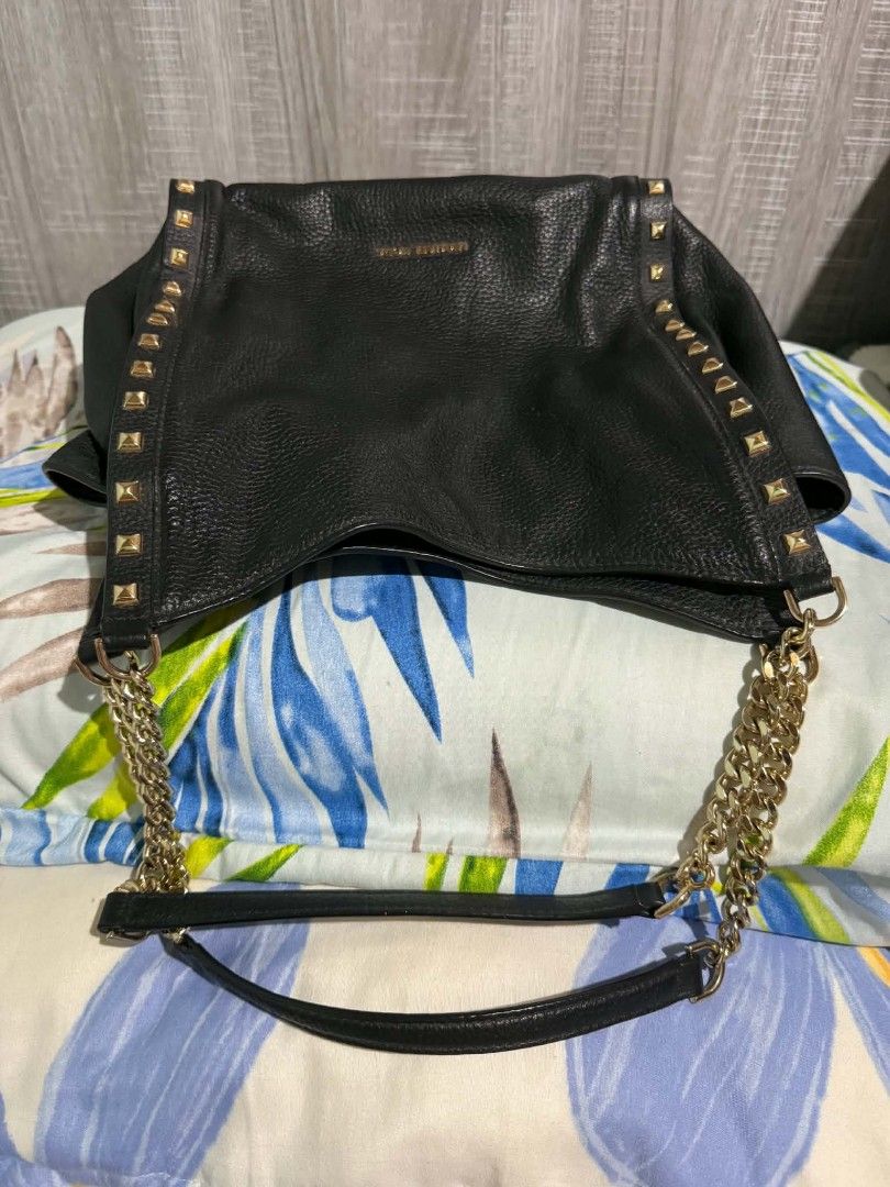 Bag (Category: Shoulder Bags) located in Davao. Submitted by epiclion-c7dd (Listing ID 1470044432, Image 3). Description: .