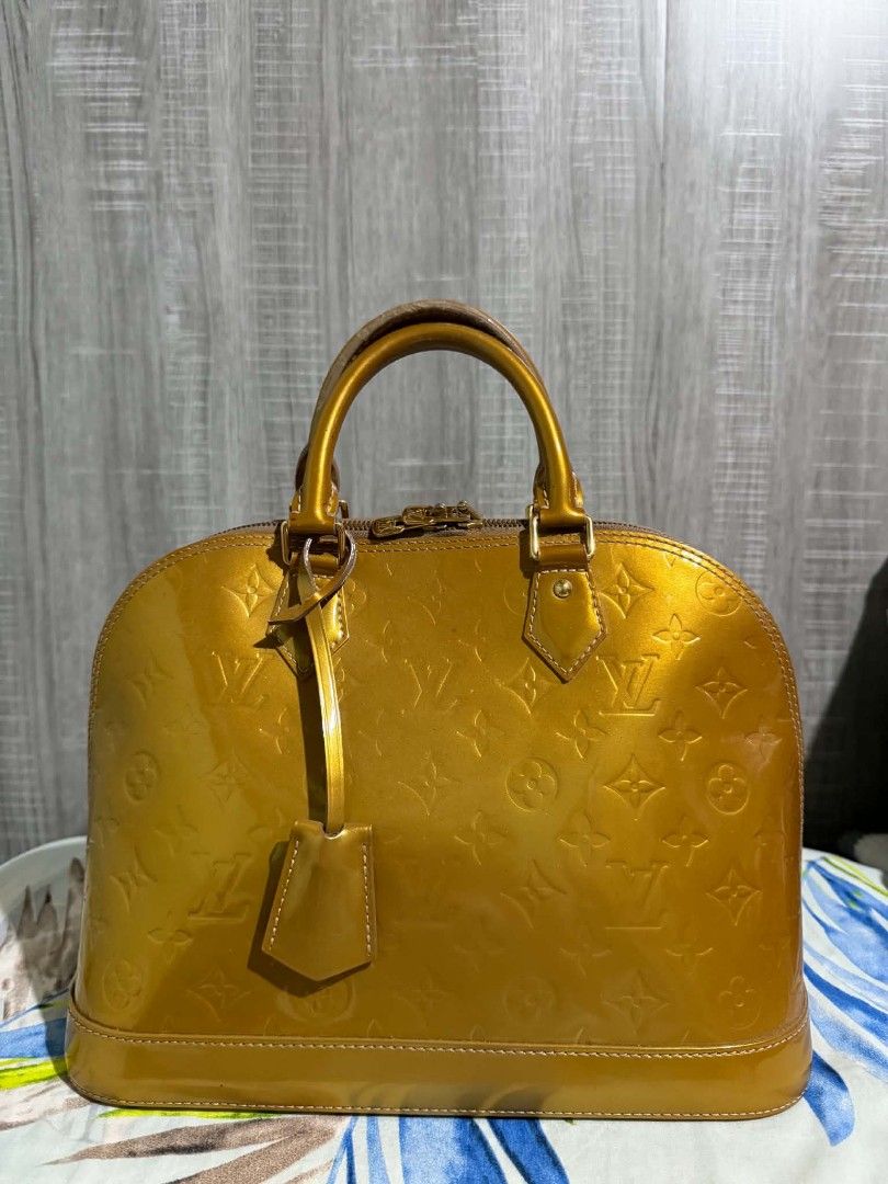 Bag (Category: Belt bags, Clutches and Pouches) located in Davao. Submitted by epiclion-c7dd (Listing ID 1470046274, Image 3). Description: .