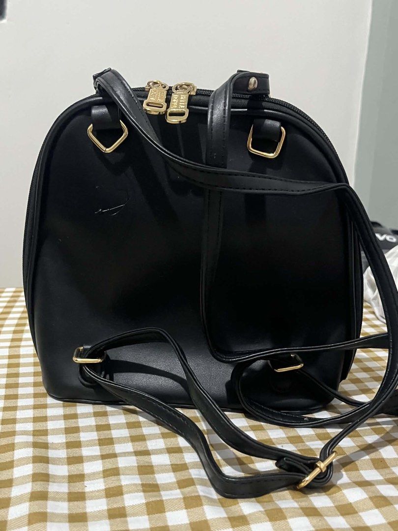Bags (Category: Announcements) located in Daraga. Submitted by fashion-25 (Listing ID 1469977072, Image 3). Description: No issue .