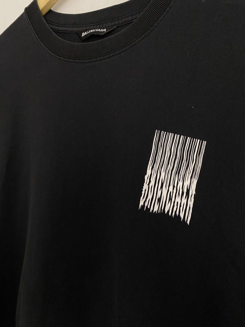 BALEN BARCODE/WATER FALL LOGO (Category: Coats, Jackets and Outerwear) located in Bulacan. Submitted by balenciaga_apparel01 (Listing ID 1470122325, Image 2). Description: BALEN BARCODE/WATER FALL LOGO - 22 WIDTH X 28.5 LENGTH - EXCELLENT CONDITION LIKE BNEW - COMPLETE TAGS - COLOR RATE: 9/10 - NO ISSUE - FREE SHIPPING NATIONWIDE - LOC BULACAN .