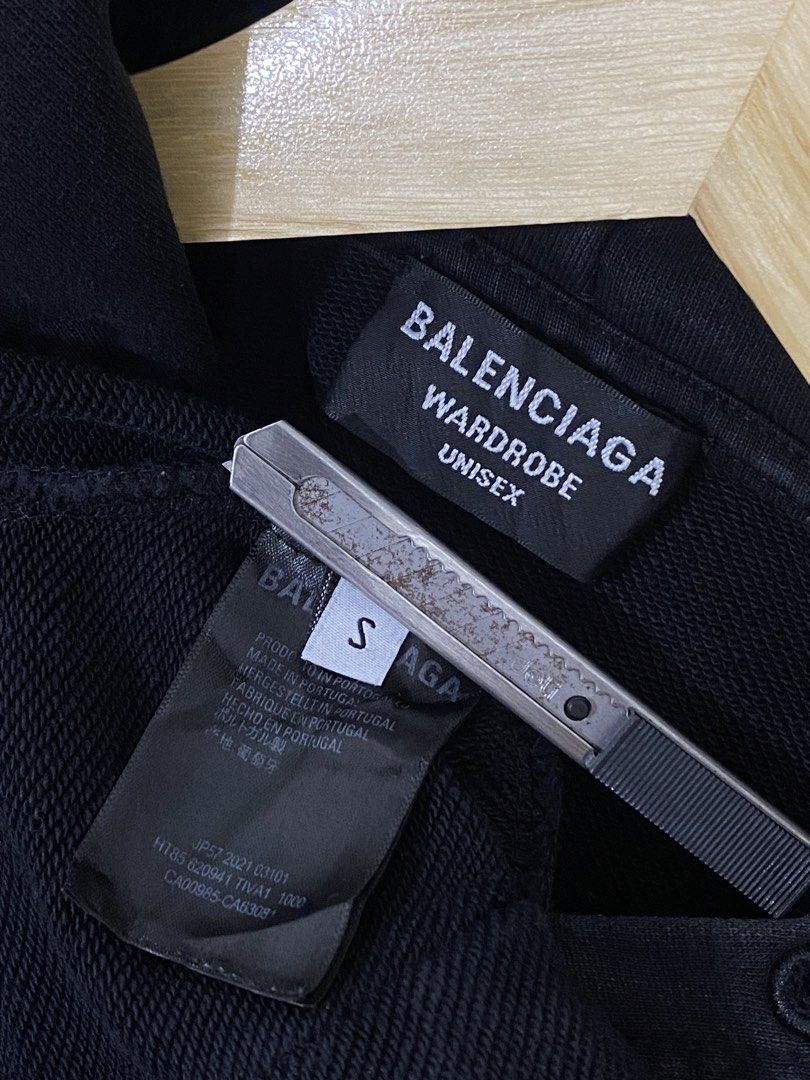 BALEN BB PIXEL DESIGN (Category: Coats, Jackets and Outerwear) located in Bulacan. Submitted by balenciaga_apparel01 (Listing ID 1470127481, Image 3). Description: BALEN BB PIXEL DESIGN - 23 WIDTH X 27.5 LENGTH - EXCELLENT CONDITION - COMPLETE TAGS - COLOR RATE: 9/10 - NO ISSUE - FREE SHIPPING NATIONWIDE - LOC BULACAN .