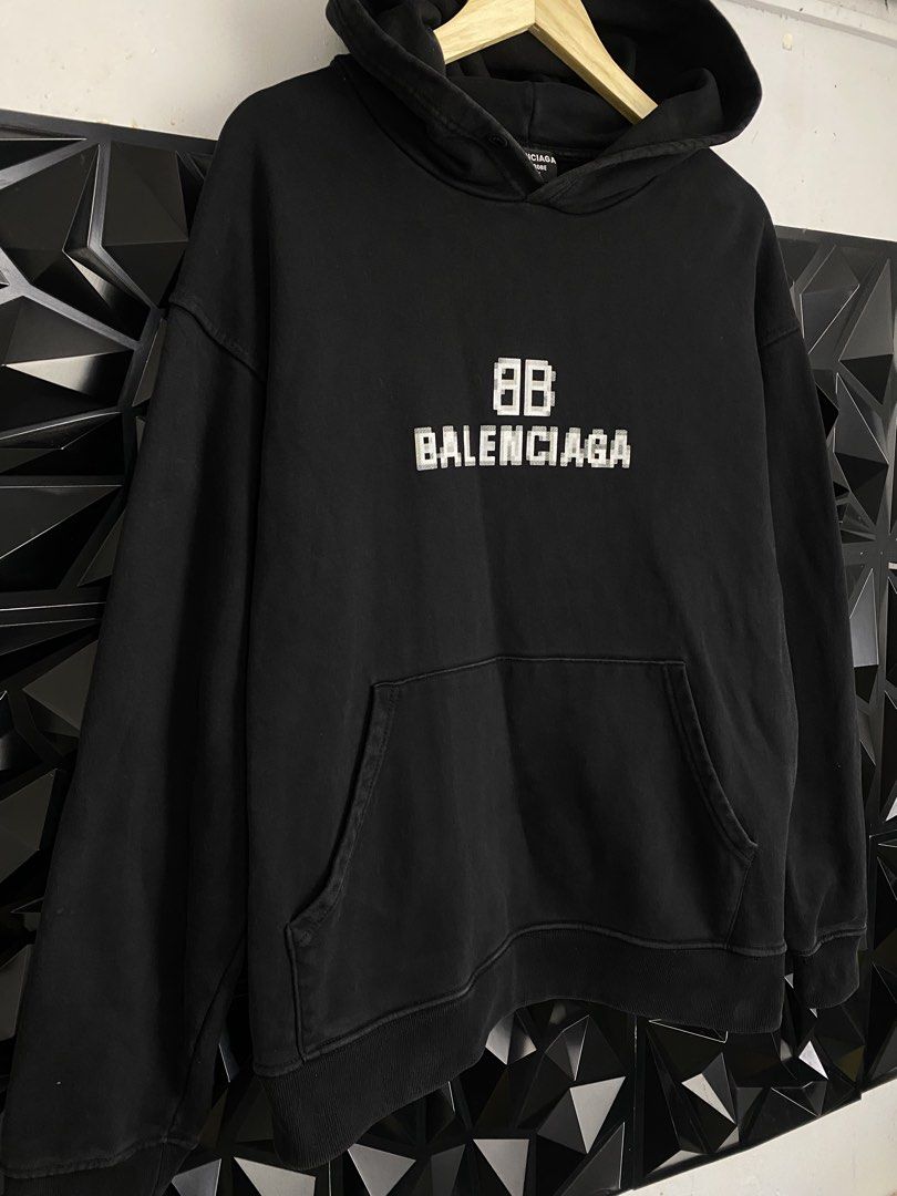 BALEN BB PIXEL DESIGN (Category: Coats, Jackets and Outerwear) located in Bulacan. Submitted by balenciaga_apparel01 (Listing ID 1470127481, Image 2). Description: BALEN BB PIXEL DESIGN - 23 WIDTH X 27.5 LENGTH - EXCELLENT CONDITION - COMPLETE TAGS - COLOR RATE: 9/10 - NO ISSUE - FREE SHIPPING NATIONWIDE - LOC BULACAN .