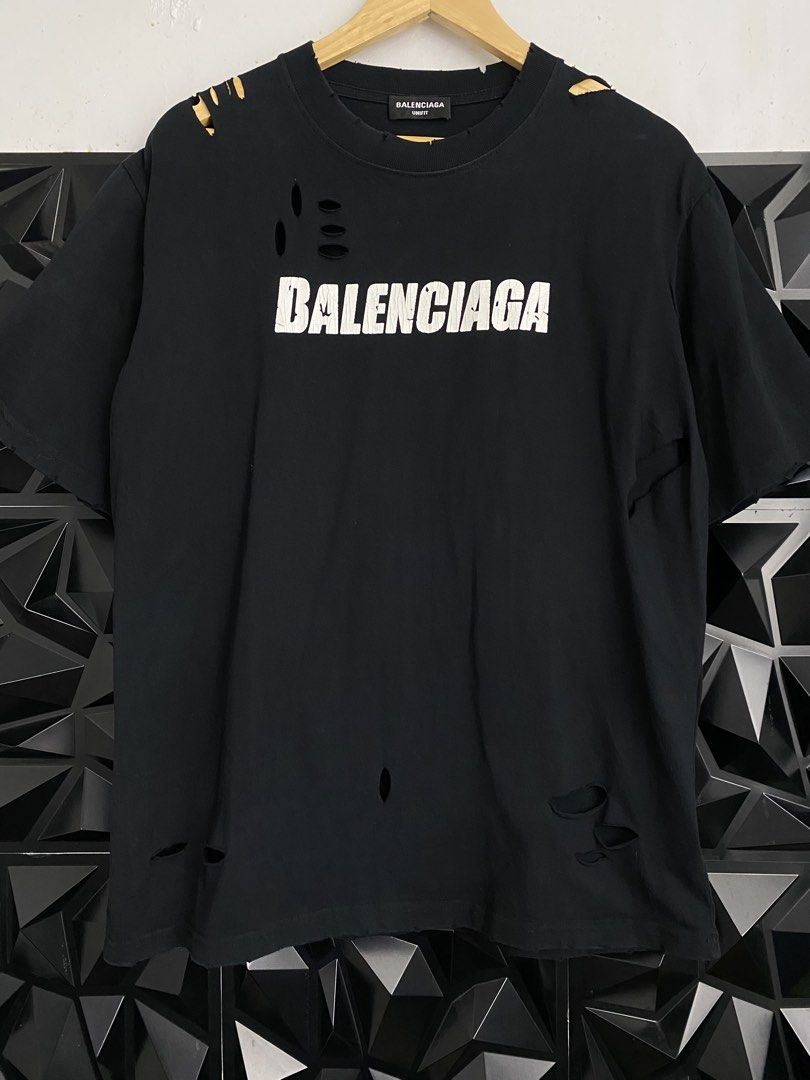BALEN DESTROYED DESIGN (DISTRESSED) (Category: Coats, Jackets and Outerwear) located in Bulacan. Submitted by balenciaga_apparel01 (Listing ID 1470121293, Image 1). Description: BALEN DESTROYED DESIGN (DISTRESSED) - 22 WIDTH X 27 LENGTH - EXCELLENT CONDITION LIKE BNEW - COMPLETE TAGS - COLOR RATE: 9.5/10 - NO ISSUE - FREE SHIPPING NATIONWIDE - LOC BULACAN.
