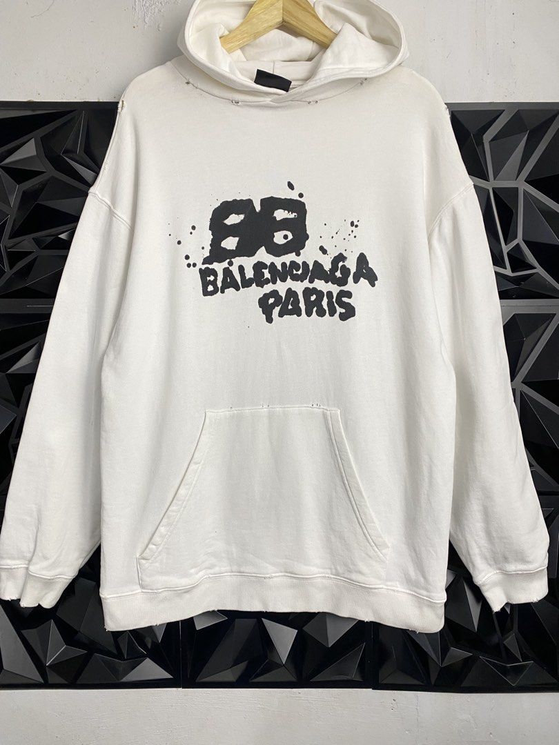 BALEN GRAFFITI LOGO DESIGN HOODIE (Category: Coats, Jackets and Outerwear) located in Bulacan. Submitted by balenciaga_apparel01 (Listing ID 1470127591, Image 1). Description: BALEN GRAFFITI LOGO DESIGN HOODIE - 23 WIDTH X 29 LENGTH - EXCELLENT CONDITION LIKE BNEW - COMPLETE TAGS - COLOR RATE 9.5/10 - NO ISSUE - FREE SHIPPING NATIONWIDE - LOC BULACAN .