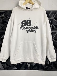 (Category: ) located in . Submitted by balenciaga_apparel01 (Listing ID 1470127591, Image 1). Description: .