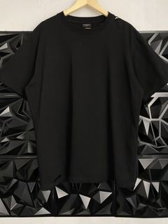 (Category: ) located in . Submitted by balenciaga_apparel01 (Listing ID 1470121616, Image 1). Description: .
