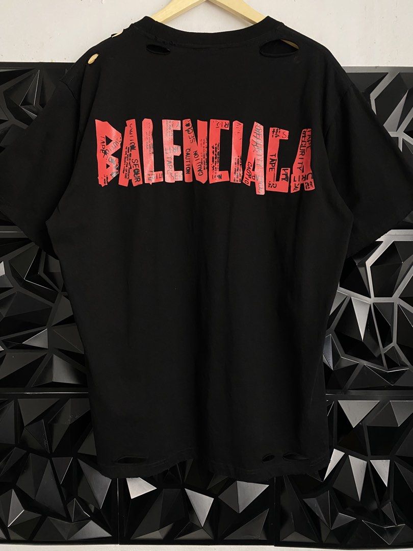 BALEN SECURITY TAPE LOGO (Category: Coats, Jackets and Outerwear) located in Bulacan. Submitted by balenciaga_apparel01 (Listing ID 1470121616, Image 2). Description: BALEN SECURITY TAPE LOGO - 23 WIDTH X 29 LENGTH - EXCELLENT CONDITION LIKE BNEW - COMPLETE TAGS - COLOR RATE: 9.5/10 - NO ISSUE - FREE SHIPPING NATIONWIDE - LOC BULACAN .