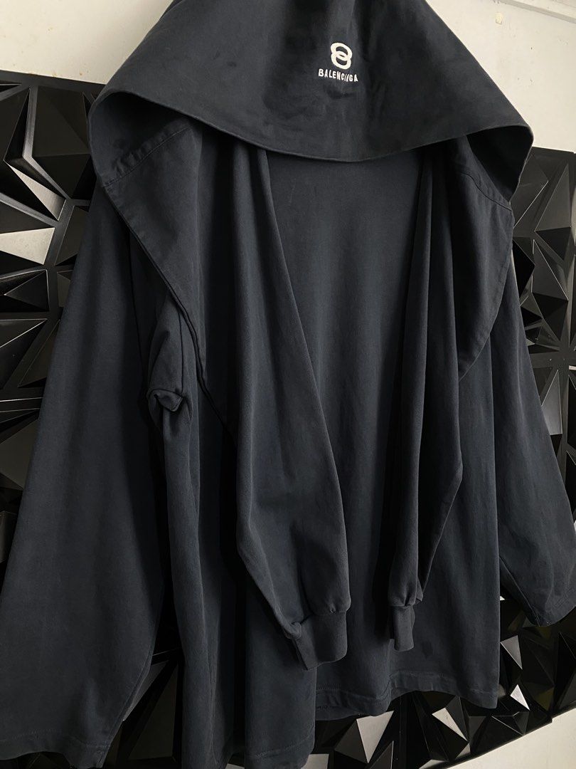BALEN UNITY SPORTS ICON INCOGNITO (Category: Coats, Jackets and Outerwear) located in Bulacan. Submitted by balenciaga_apparel01 (Listing ID 1470123075, Image 2). Description: BALEN UNITY SPORTS ICON INCOGNITO - 24 WIDTH X 29.5 LENGTH - EXCELLENT CONDITION - COMPLETE TAGS - COLOR RATE: 9/10 - NO ISSUE - FREE SHIPPING NATIONWIDE - LOC BULACAN .