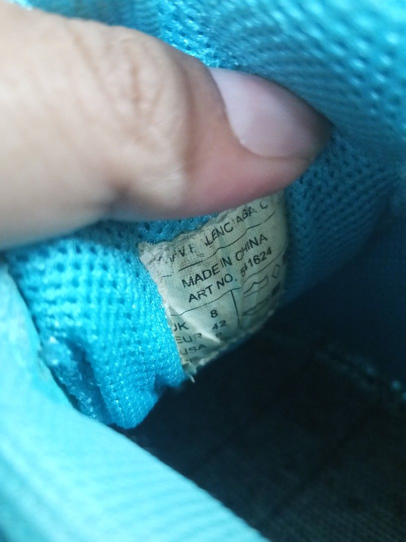 Balenciaga (Category: Sneakers) located in Zamboanga. Submitted by alminajammang19 (Listing ID 1469958456, Image 3). Description: authentic Balenciaga triple s from Japan surplus.