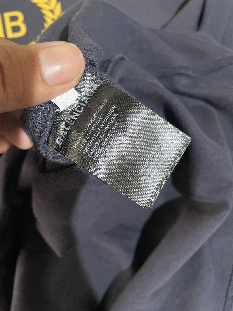 Balenciaga (Category: Tshirts & Polo Shirts ) located in Tubao. Submitted by dannvictor0119 (Listing ID 1470138673, Image 3). Description: XXL 9/10 color rate Very Good condition Darkblue color.