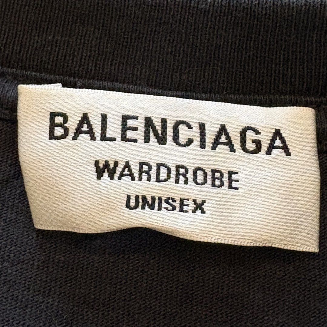 Balenciaga Campaign with Backhit (Category: Tshirts & Polo Shirts ) located in Butuan. Submitted by ragscurations (Listing ID 1469965580, Image 3). Description: Size : Large Inches : Width 22 Inches : Length 28 Condition : Excellent Flaws : No major Color 9.2 Fav item : Beautiful design.