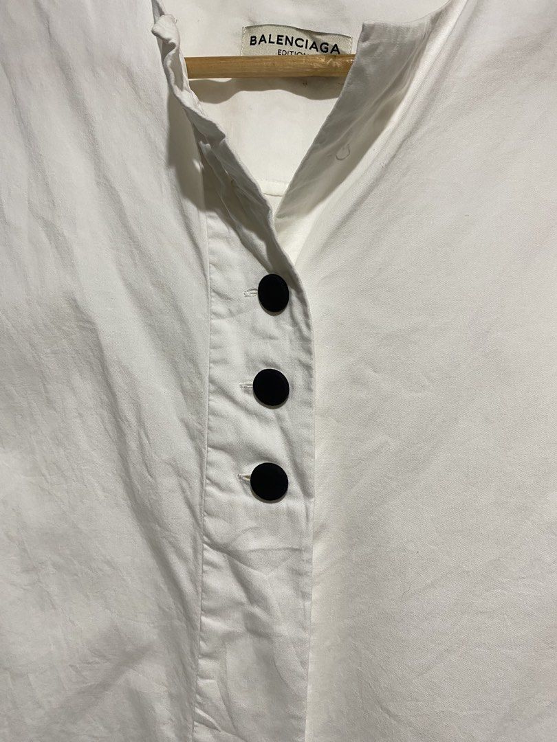 BALENCIAGA FOR WOMENS (Category: Activewear) located in Cagayan de Oro. Submitted by ansasalab39908 (Listing ID 1469973496, Image 3). Description: Size 38 (W20xL27) Condition: goodcondition Color rate: 9.3/10 Flaws: faded washtag Authentic/Legit.