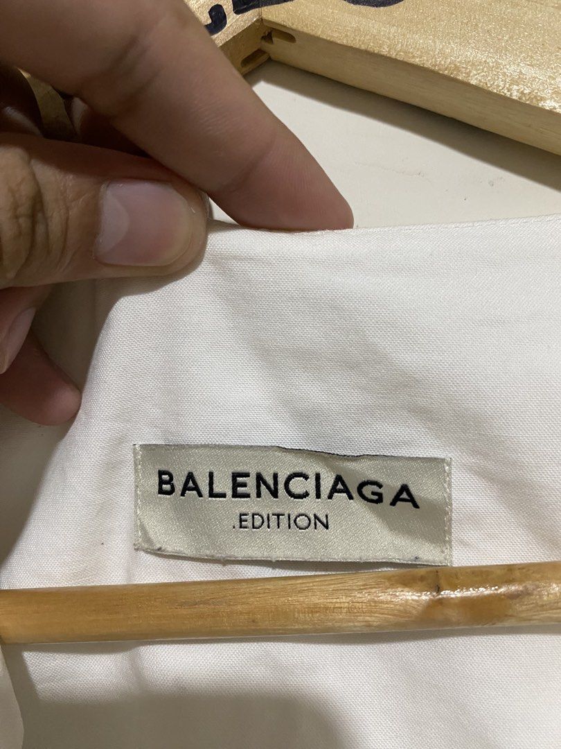 BALENCIAGA FOR WOMENS (Category: Activewear) located in Cagayan de Oro. Submitted by ansasalab39908 (Listing ID 1469973496, Image 2). Description: Size 38 (W20xL27) Condition: goodcondition Color rate: 9.3/10 Flaws: faded washtag Authentic/Legit.