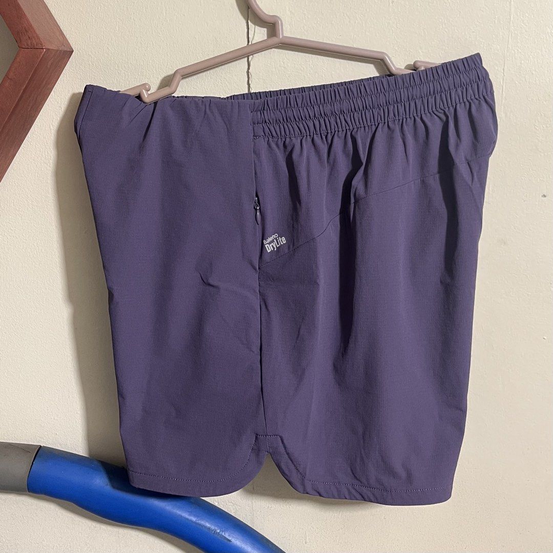 Baleno Drylite Running Short (Large) (Category: Activewear) located in Manila. Submitted by dayclutter (Listing ID 1470085348, Image 3). Description: Large on tag No flaw/issue With zipped side pockets Dimes Waist 28inches(can stretch to 34inches) Length 13-15 inches.