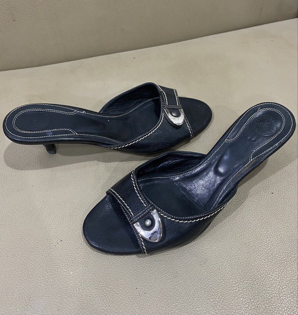 Bally Sandal ( Authentic ) (Category: Heels) located in Digos. Submitted by zhanderapp47607 (Listing ID 1470110606, Image 1). Description: Bally Sandal Size 37 Cm 23.5 Authentic Presentable .