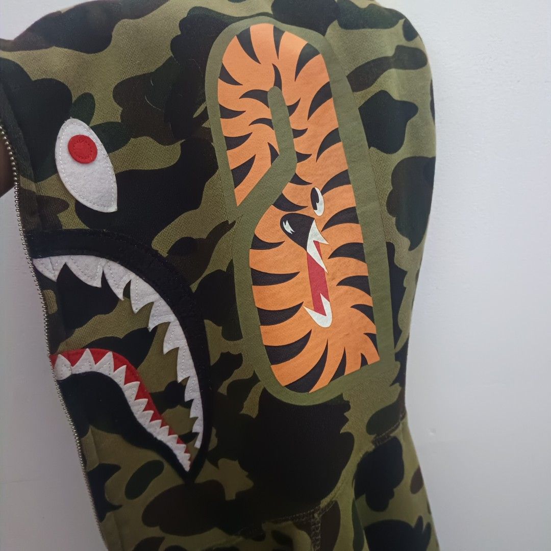 Bape shark authentic (Category: Coats, Jackets and Outerwear) located in Manila. Submitted by its_u_boy_cee (Listing ID 1469960776, Image 3). Description: .