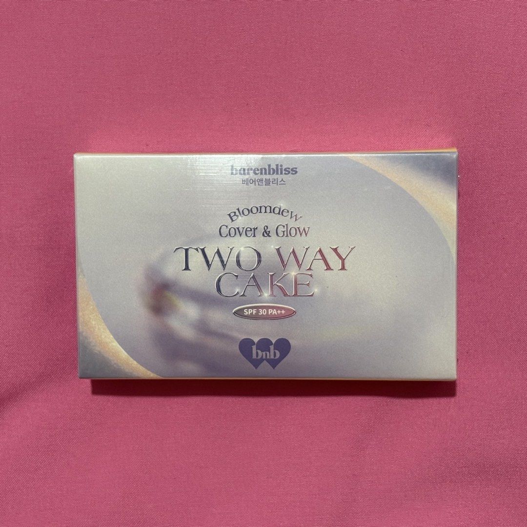 Barenbliss Bloomdew Cover & Glow Two Way Cake (Category: Makeup) located in Quezon City. Submitted by luna_ily (Listing ID 1470108880, Image 1). Description: - Brand: Barenbliss Bloomdew Cover and Glow Two Way Cake - Shade: LW0 Hibiscus - Net Weight: 6g - Condition: Brand new, still sealed in original plastic wrapping - Sun Protection: SPF 30 PA++ - Formula: Vegan-friendly, cruelty-free, 0% alcohol, non-comedogenic with Moonstone and Sebum Lock t