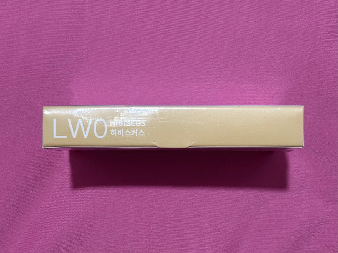Barenbliss Bloomdew Cover & Glow Two Way Cake (Category: Makeup) located in Quezon City. Submitted by luna_ily (Listing ID 1470108880, Image 3). Description: - Brand: Barenbliss Bloomdew Cover and Glow Two Way Cake - Shade: LW0 Hibiscus - Net Weight: 6g - Condition: Brand new, still sealed in original plastic wrapping - Sun Protection: SPF 30 PA++ - Formula: Vegan-friendly, cruelty-free, 0% alcohol, non-comedogenic with Moonstone and Sebum Lock t