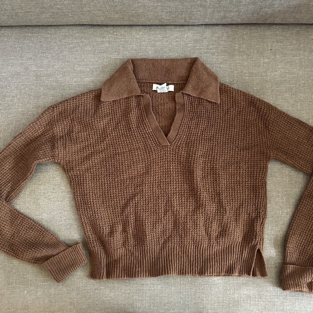 Basic Brown Long sleeve Sweater (Category: Longsleeves) located in San Juan City. Submitted by e_declutters2019 (Listing ID 1469974137, Image 2). Description: • measurement posted .