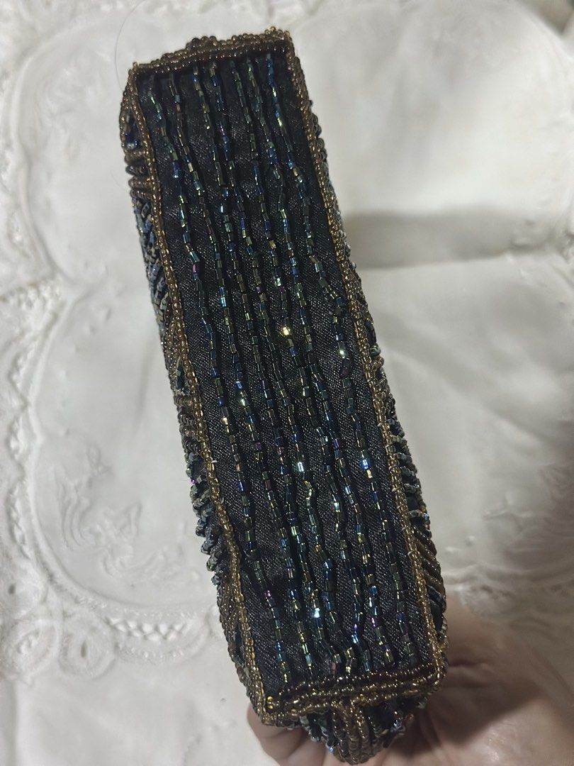 Beaded Pouch (Category: Purses & Pouches) located in Davao. Submitted by favoritepreloved (Listing ID 1470129970, Image 3). Description: .