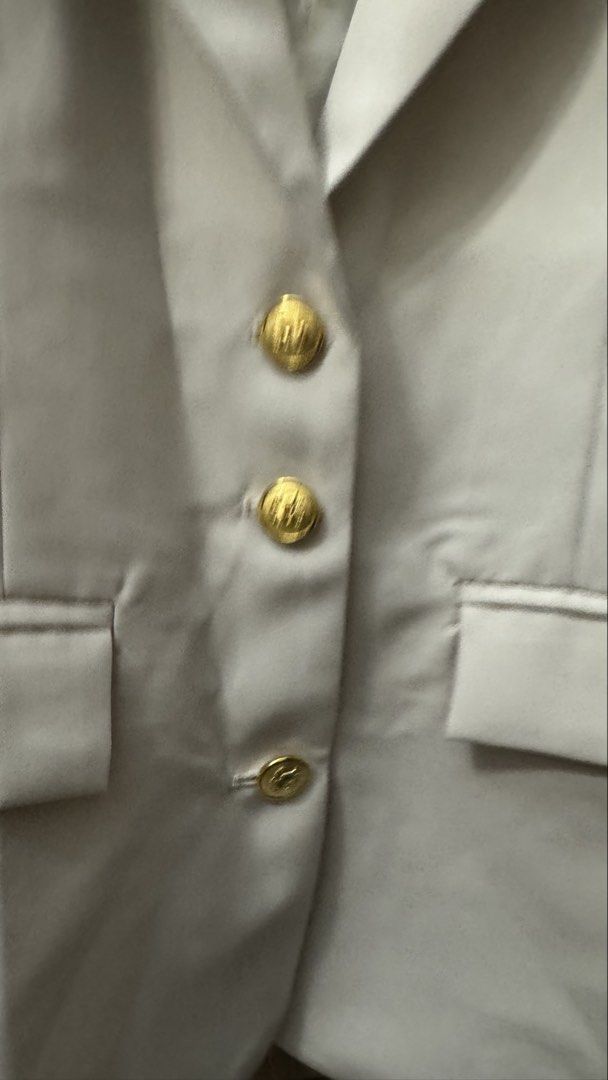 Beige Blazer Suit Jacket XL (Category: Coats, Jackets and Outerwear) located in Pasig City. Submitted by purpleovenlover (Listing ID 1470124200, Image 3). Description: Never been used. Kakabili lang pero di ko bet color.
