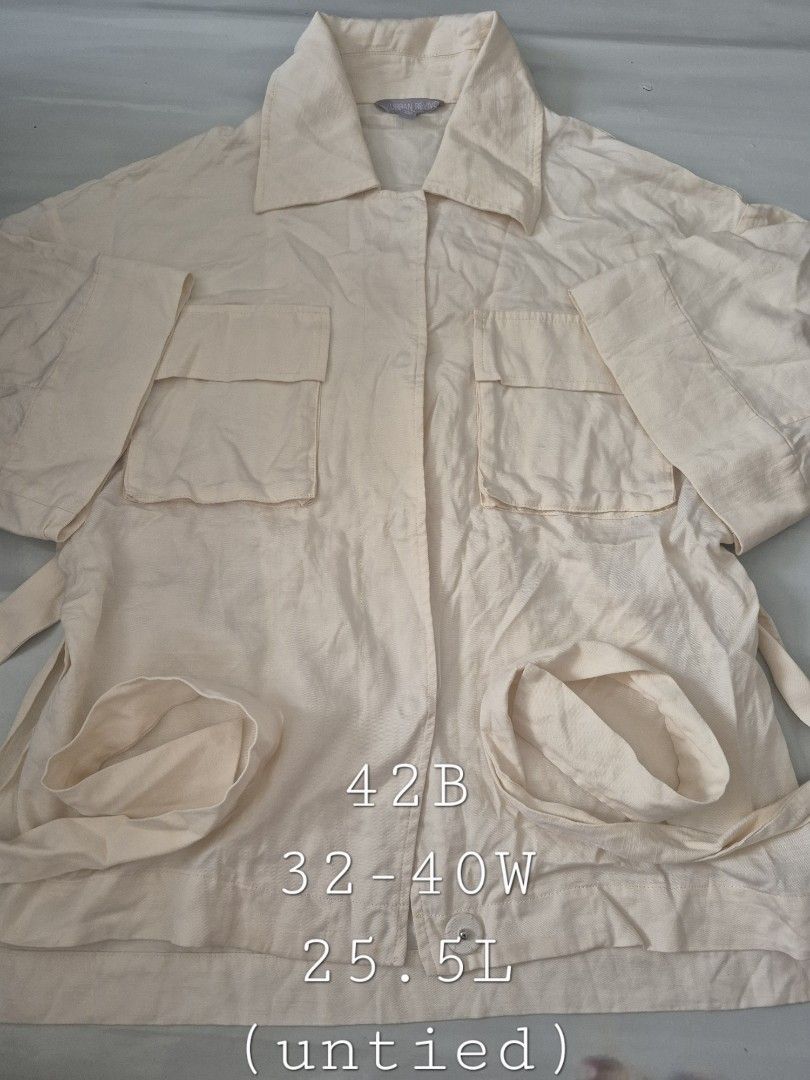 Beige/Cream Button Up Collared Jacket (Category: Coats, Jackets and Outerwear) located in Calamba. Submitted by bb.lace (Listing ID 1469958642, Image 2). Description: no issues so far.
