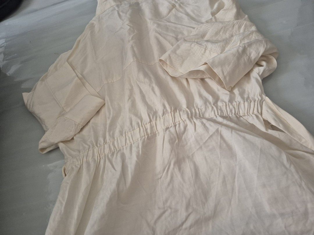 Beige/Cream Button Up Collared Jacket (Category: Coats, Jackets and Outerwear) located in Calamba. Submitted by bb.lace (Listing ID 1469958642, Image 3). Description: no issues so far.