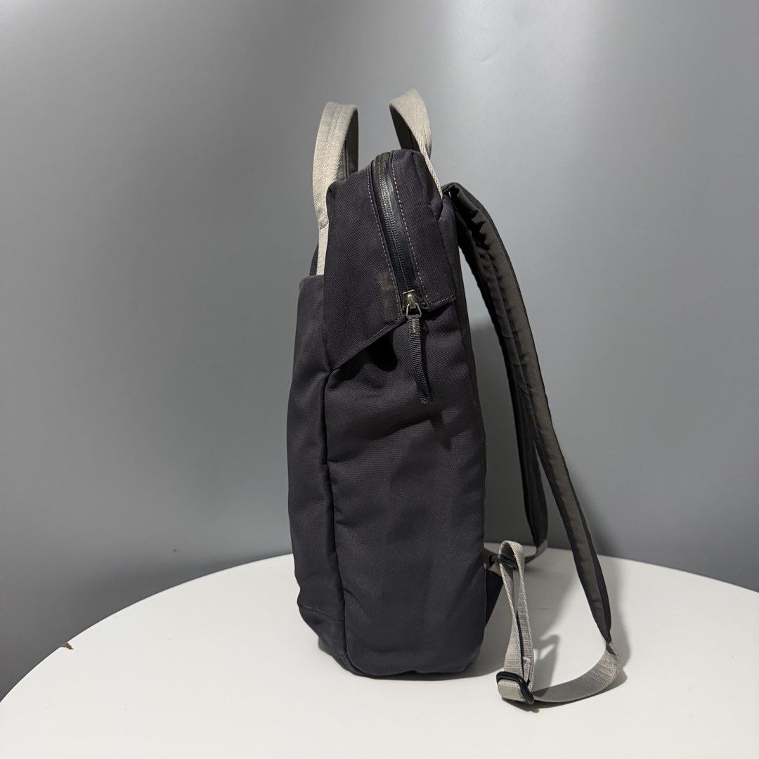 Bellroy Via Workpack 16 Bagpack (Category: Backpacks) located in Manila. Submitted by thrifts.el (Listing ID 1470104686, Image 2). Description: Bellroy Via Workpack 16 Bagpack Excellent Condition 9/10 Color Rate 16 Liters No Issues Price. 2,580 Loc. South Caloocan Courier. J&T/Flash Express .