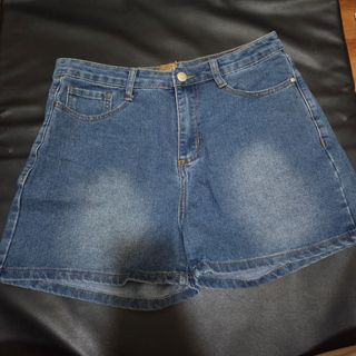 (Category: ) located in . Submitted by lexshie (Listing ID 1469973621, Image 1). Description: .