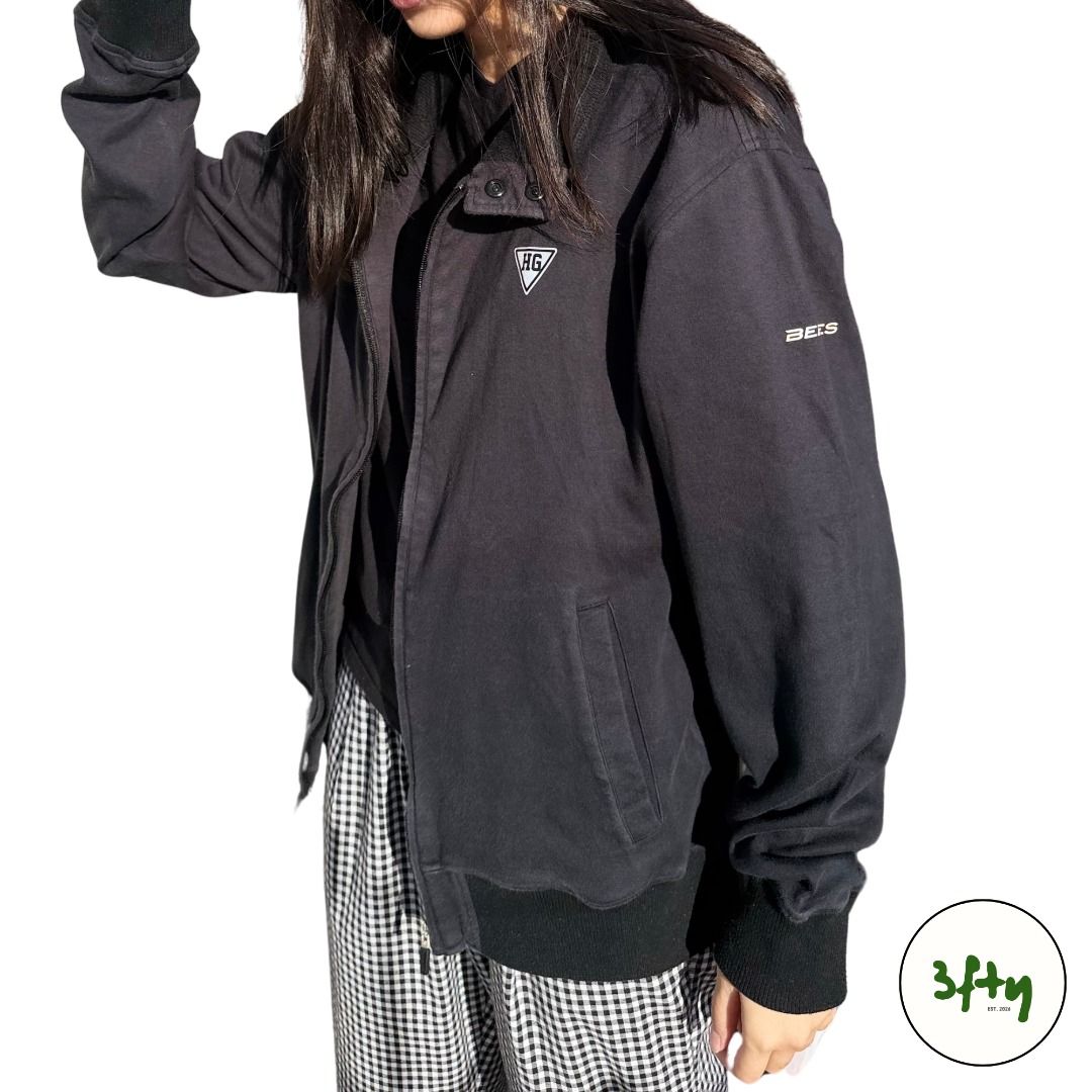Beres Black Zip Up Jacket with Collar (Category: Coats, Jackets and Outerwear) located in Baguio. Submitted by 3ftypieces (Listing ID 1470012578, Image 2). Description: Mode of payment: GCash/Bank Transfer Mode of delivery: J&T Express (shouldered by buyer) Meet ups/drop off within Baguio City proper only. Feel free to dm for inquiries, thank you!!.